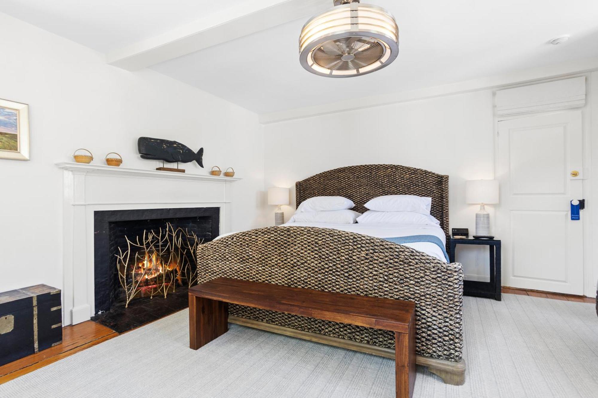 Carlisle House Inn Нантъкет Екстериор снимка