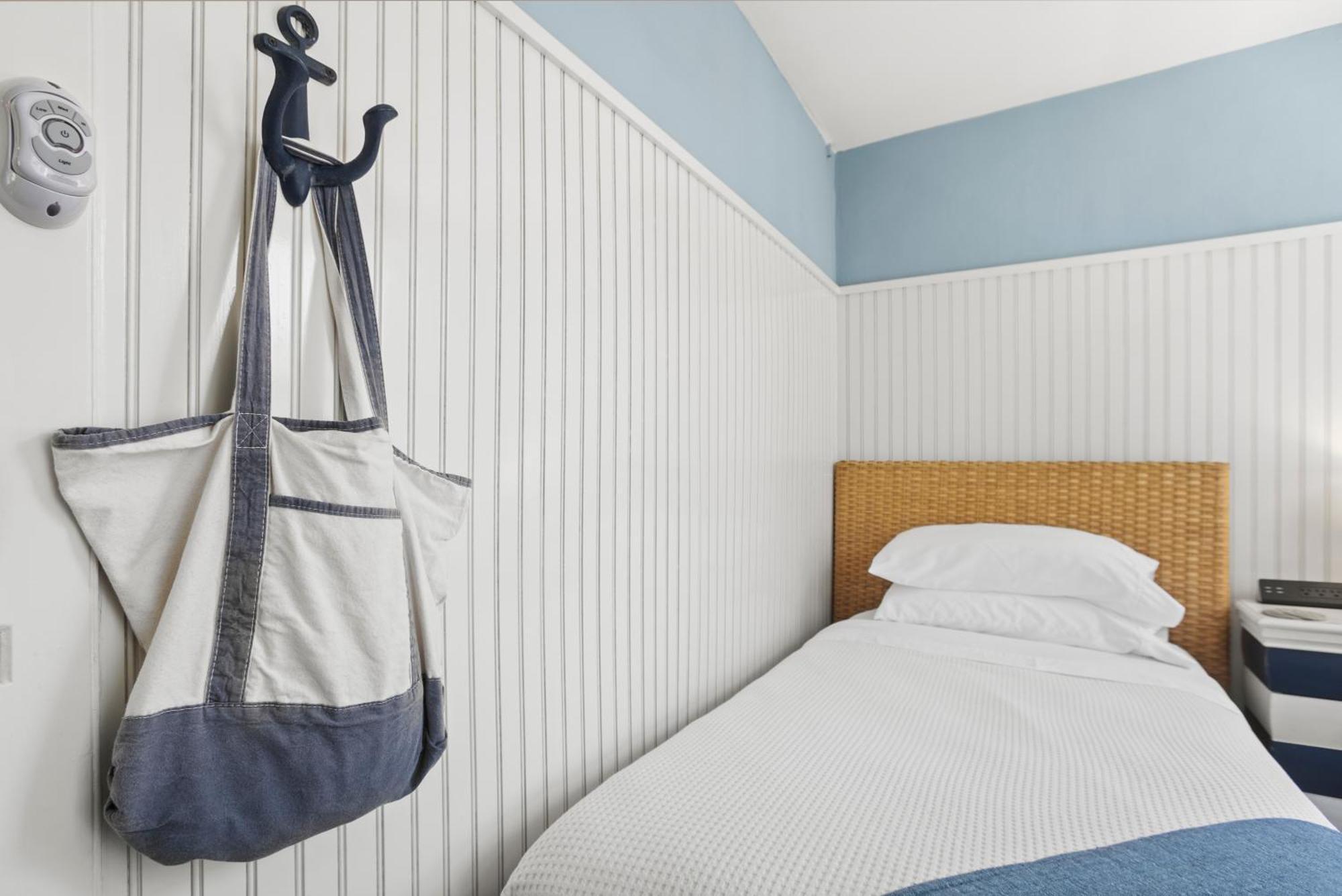 Carlisle House Inn Нантъкет Екстериор снимка