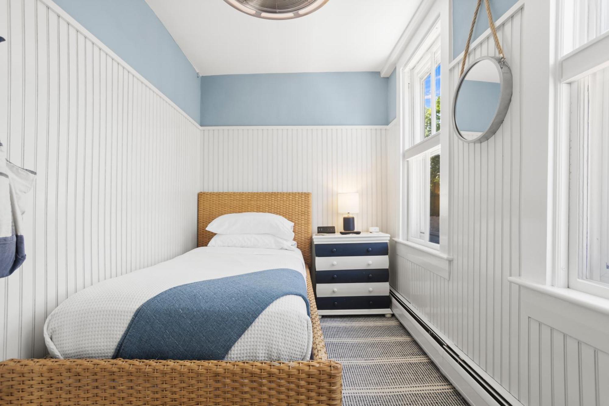 Carlisle House Inn Нантъкет Екстериор снимка