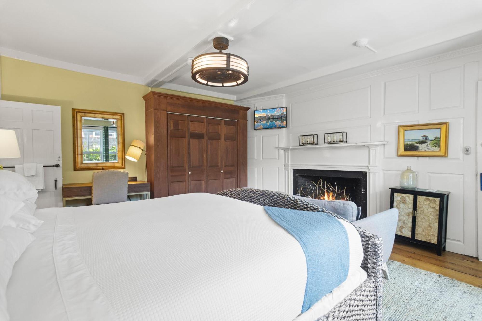 Carlisle House Inn Нантъкет Екстериор снимка